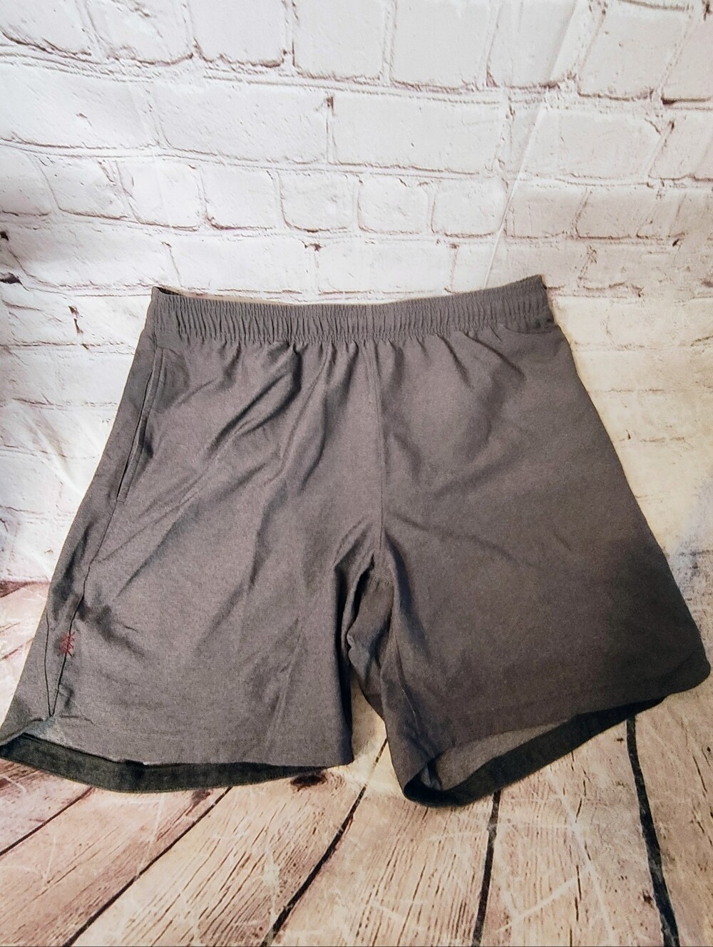 Rhone Guru Grey Performance Shorts Large Training